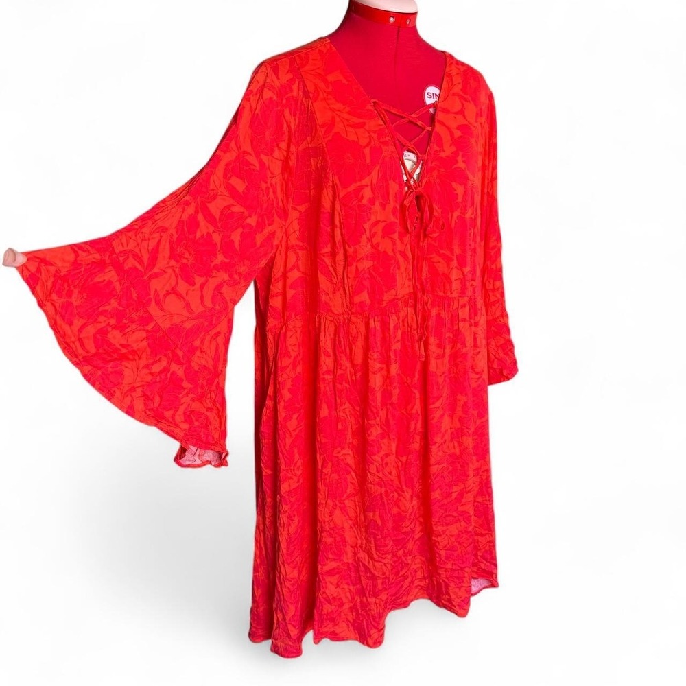 Torrid pink & orange/red floral dress w/ bell sleeves, tie lace up front size 2X